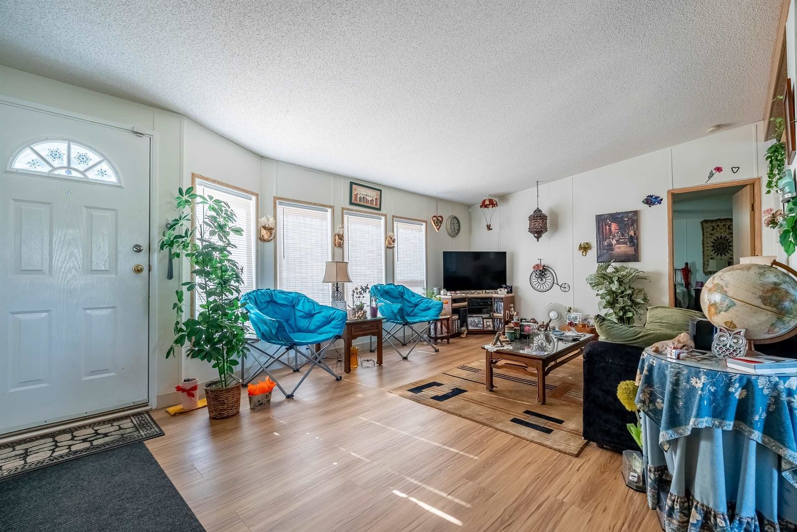 Listing Image 5