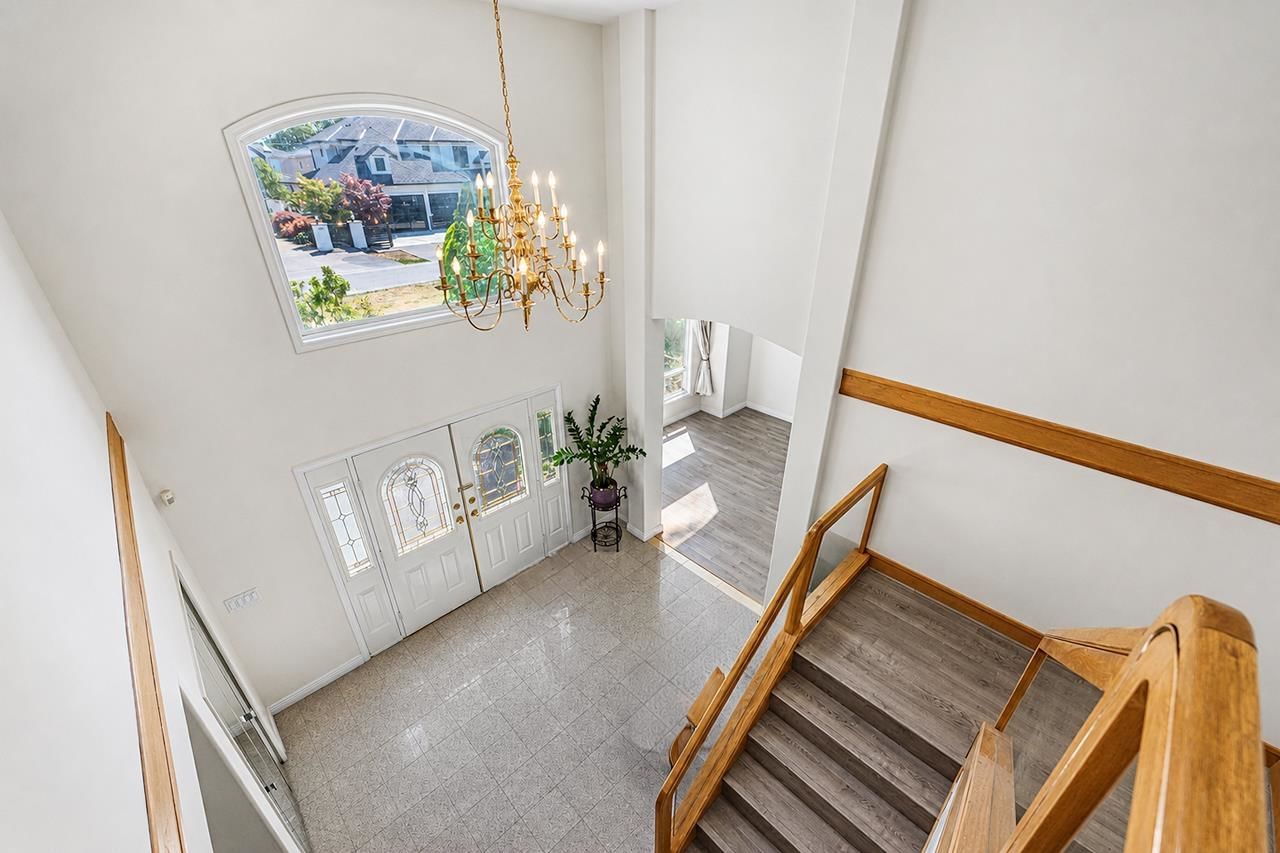 Listing Image 4