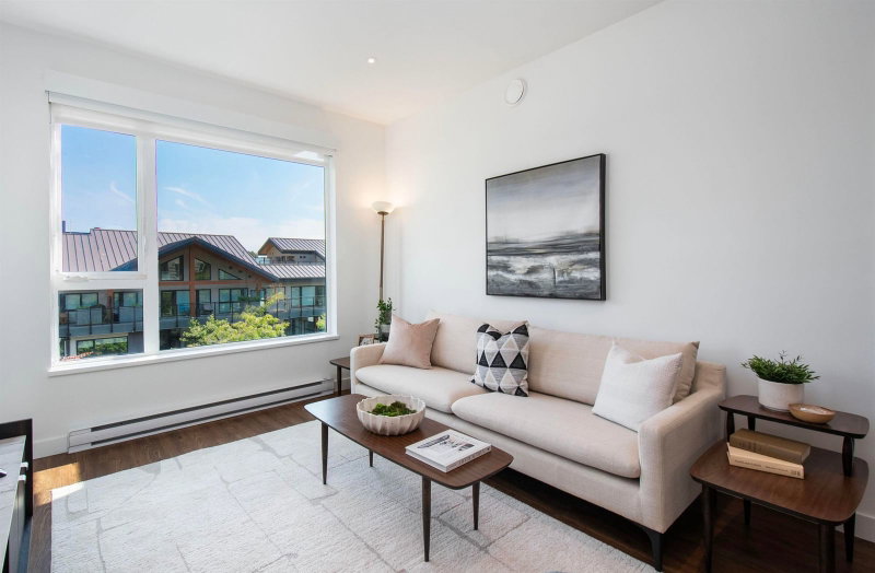 402 - 1061 Marine Drive