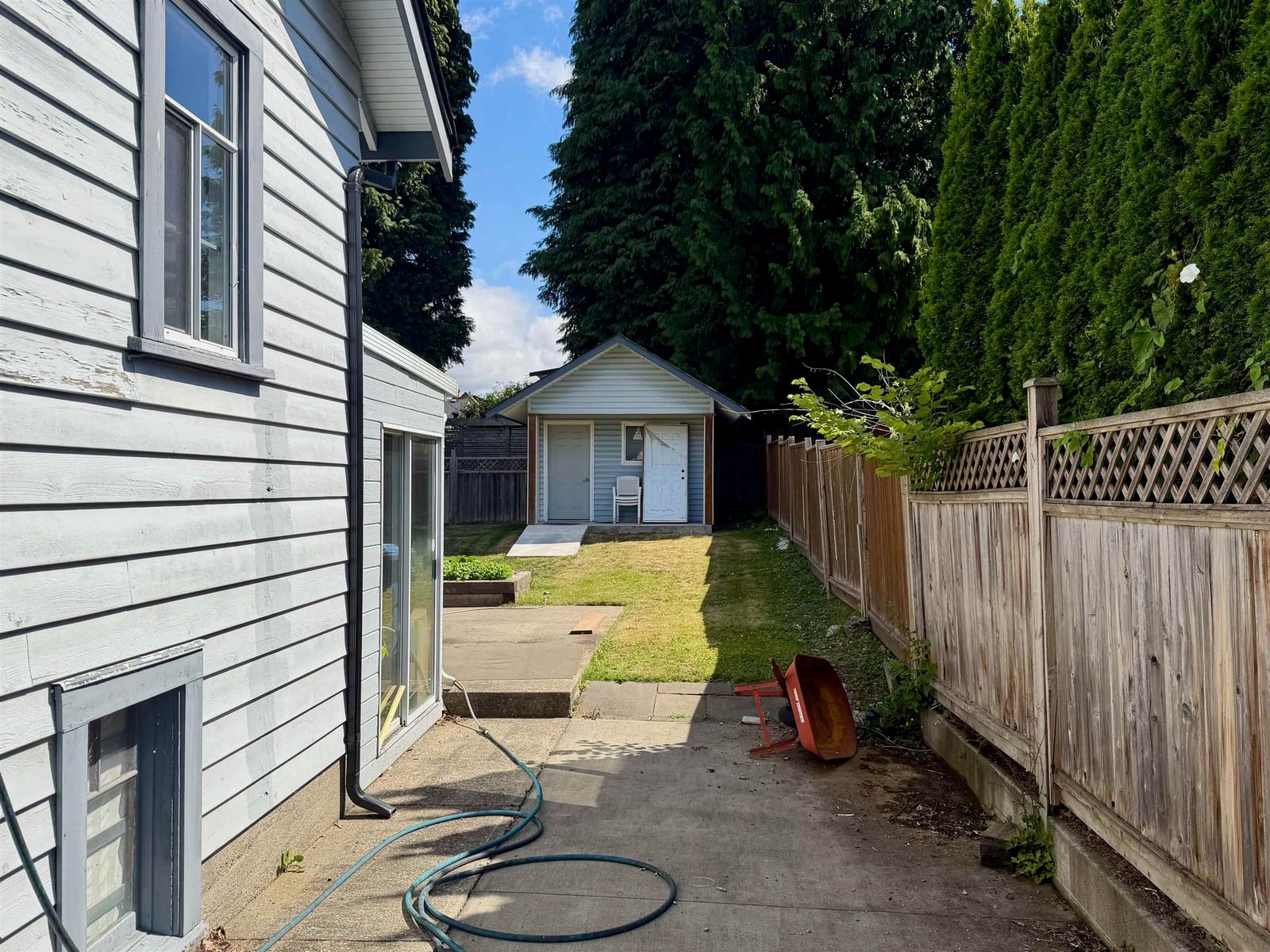 Listing Image 4