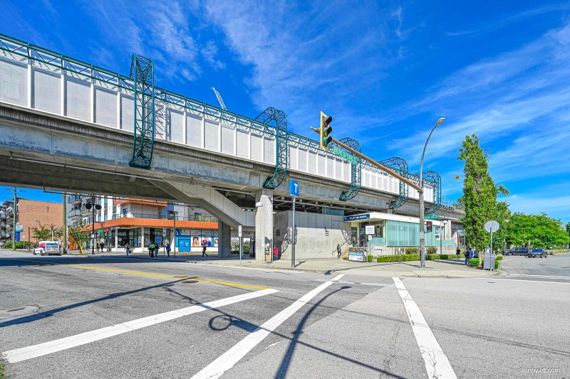 406 - 6968 Royal Oak Avenue