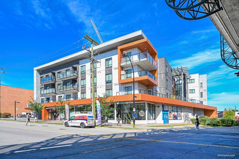 406 - 6968 Royal Oak Avenue