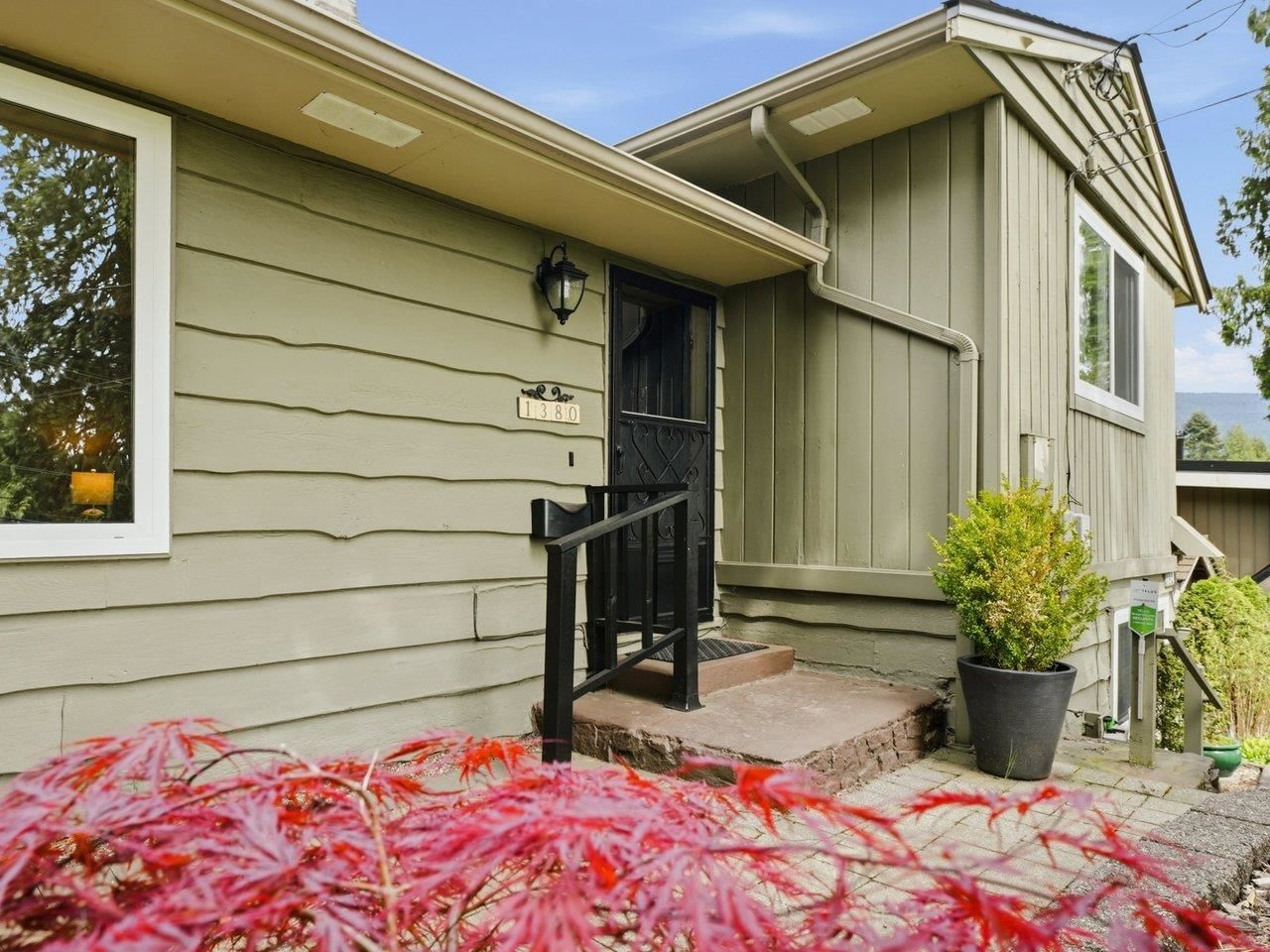 Listing Image 9
