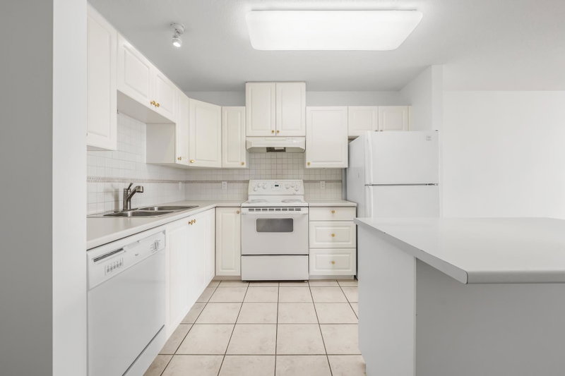 1206 - 612 Sixth Street