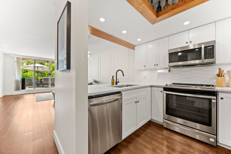 102 - 1045 Quayside Drive