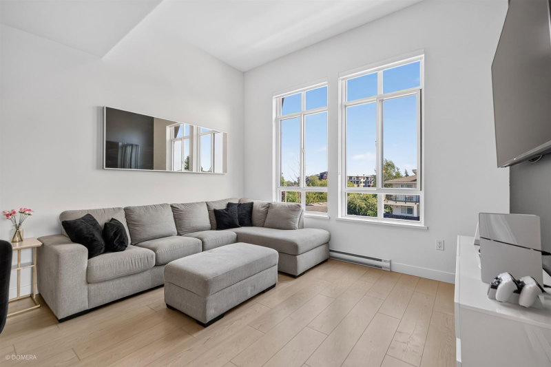 402 - 19945 Brydon Crescent