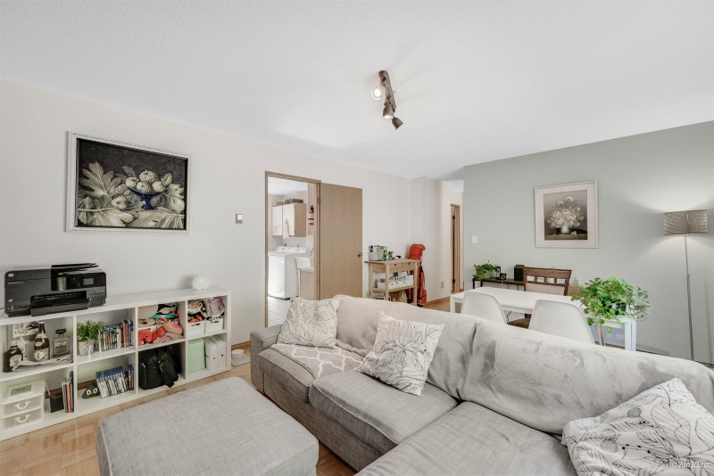Back unit - 8607 Selkirk Street