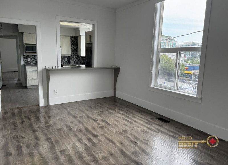 101 - 130 Lonsdale Avenue