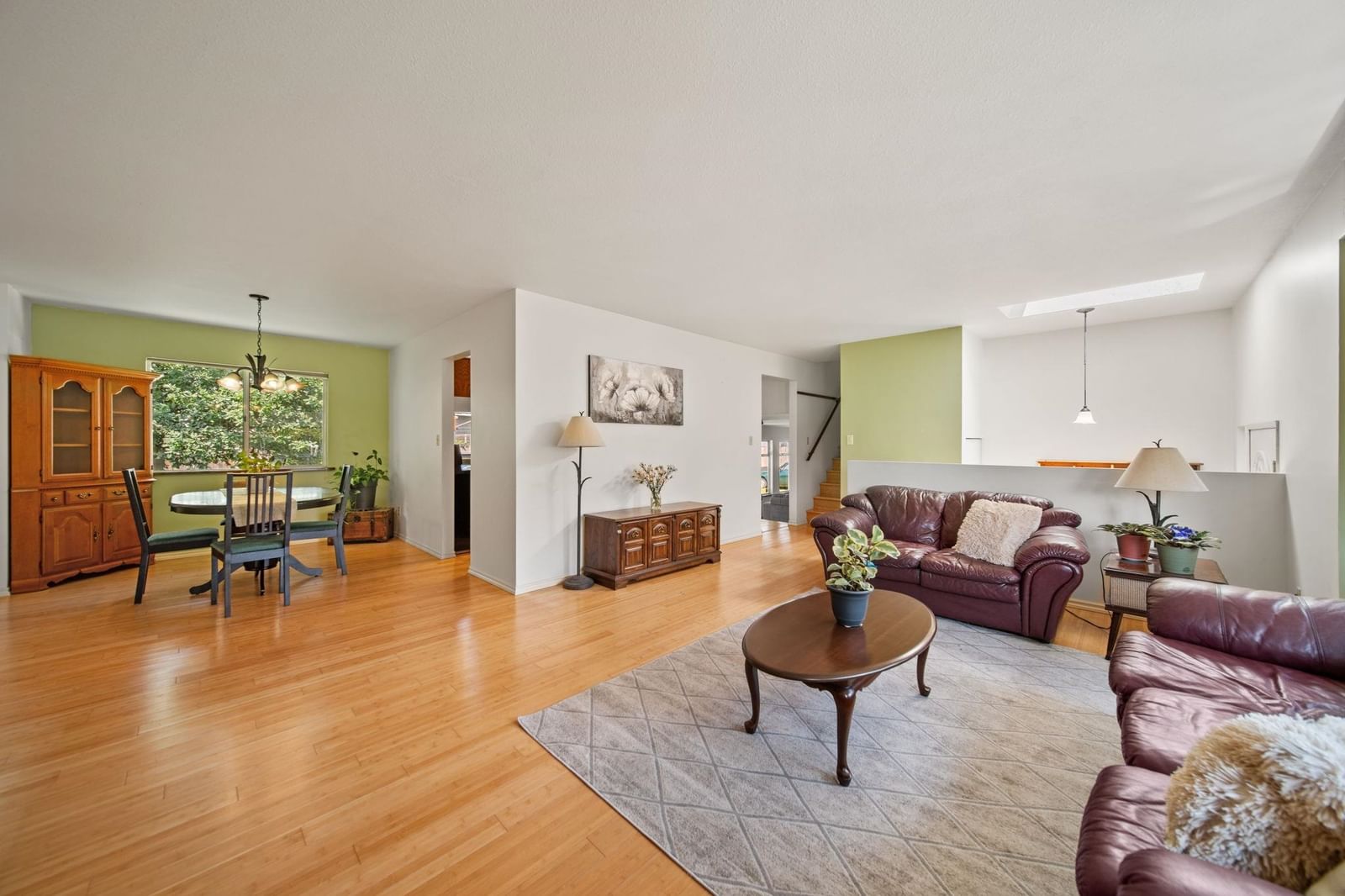 Listing Image 3