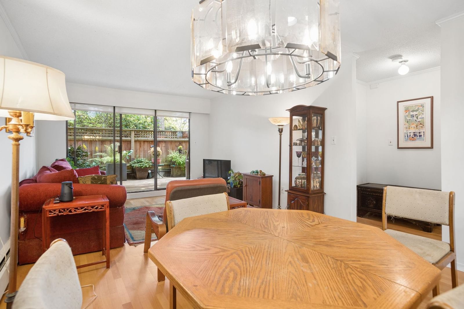Listing Image 10