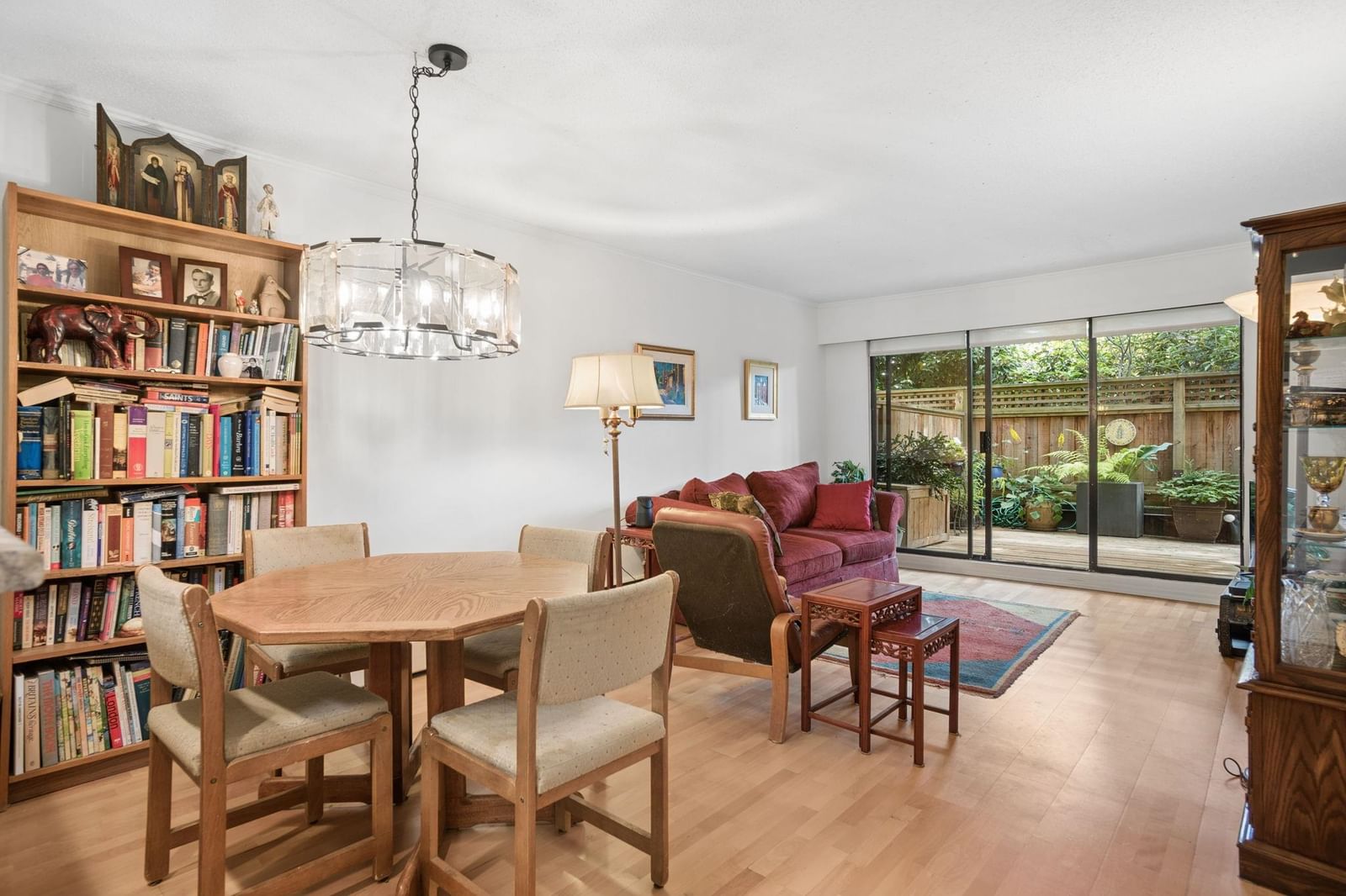 Listing Image 11