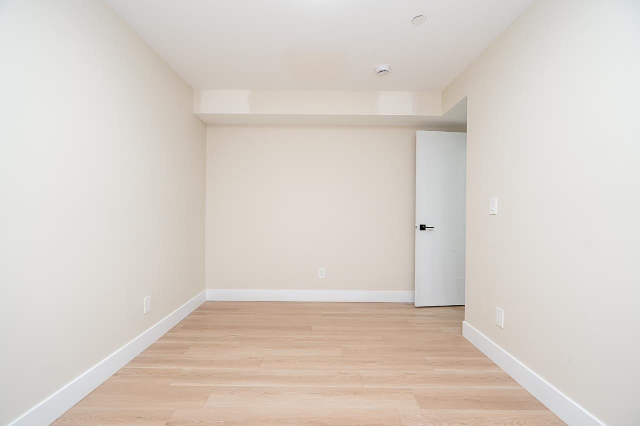 Listing Image 30
