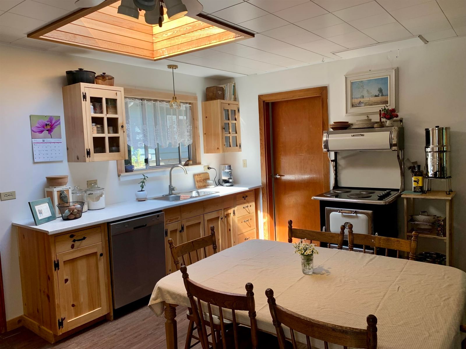 Listing Image 12