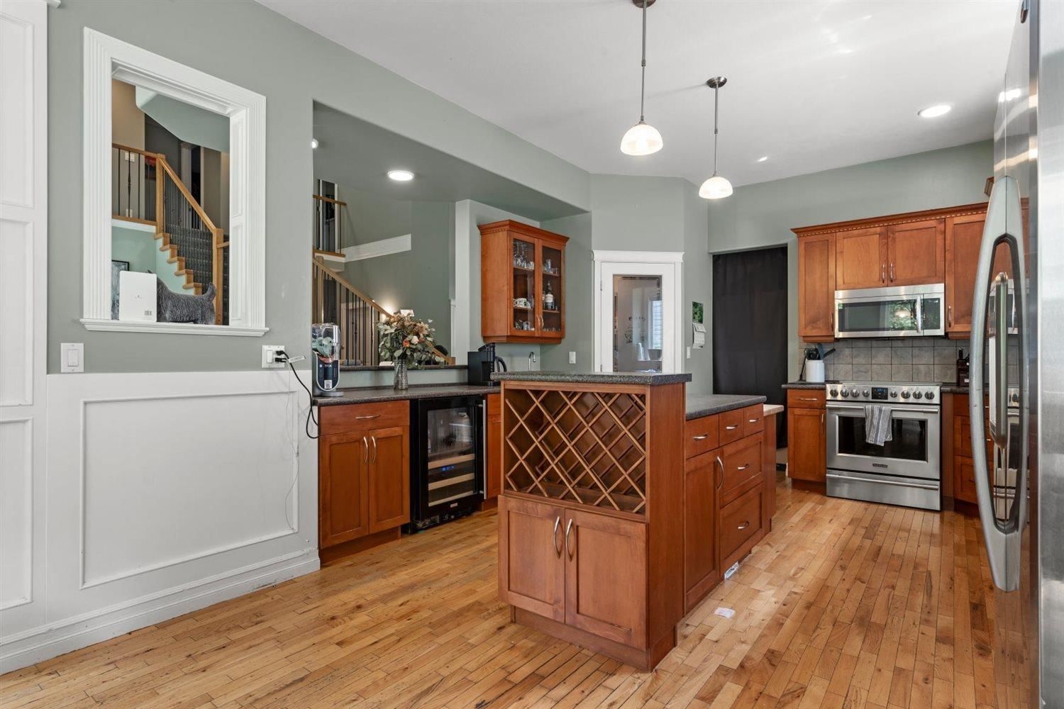 Listing Image 10