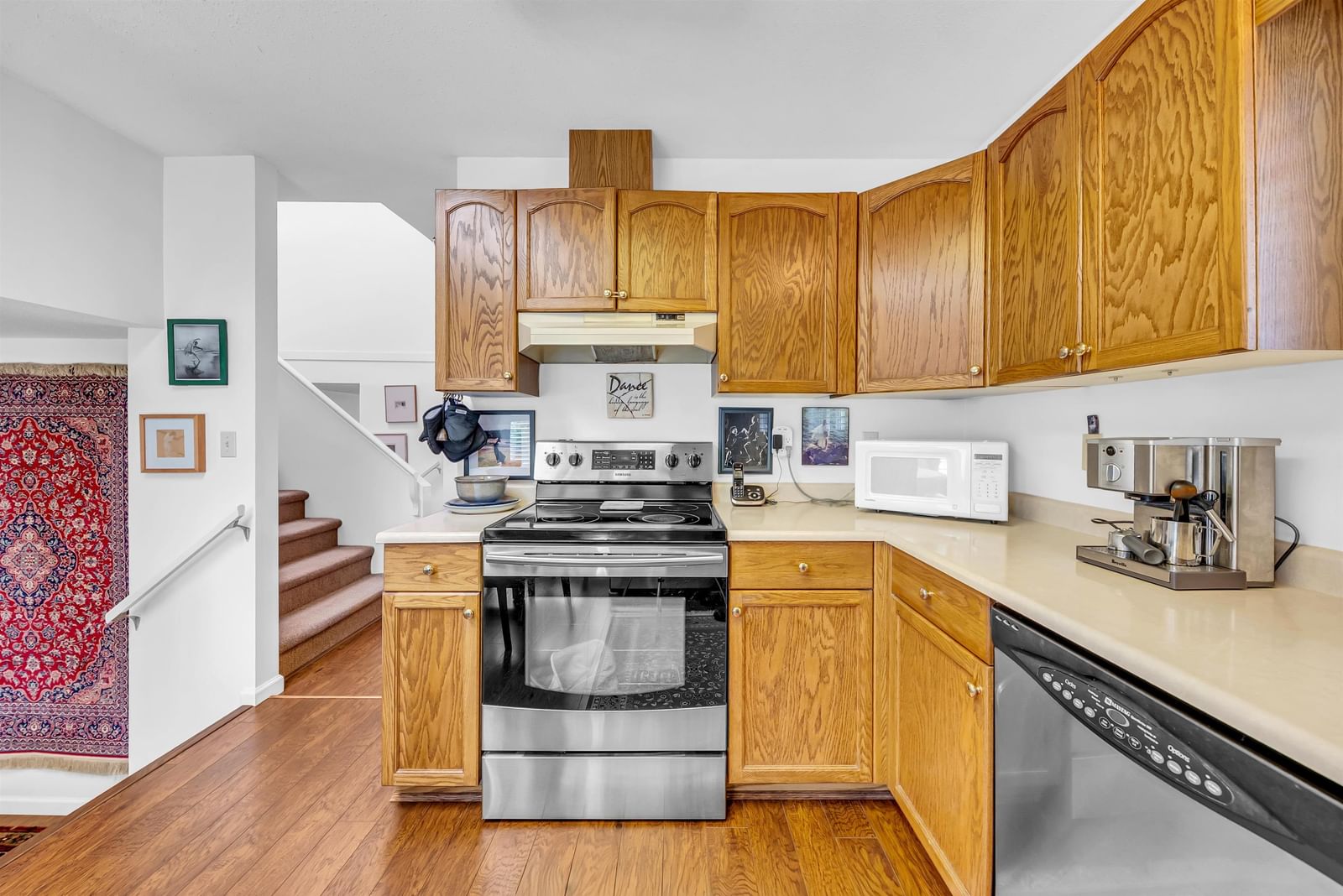 Listing Image 10