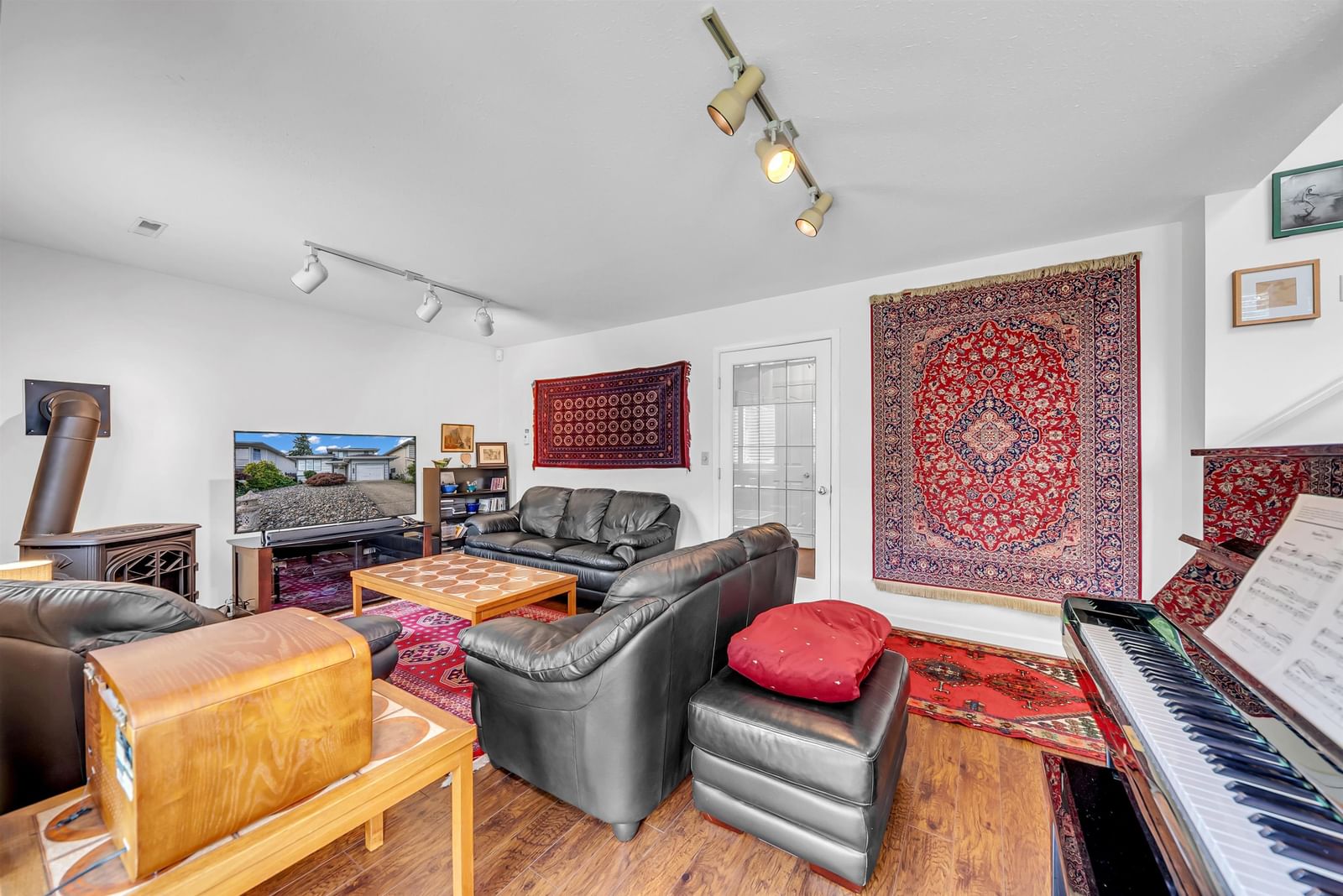 Listing Image 13