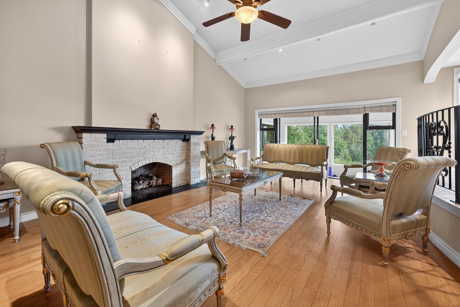 Listing Image 9