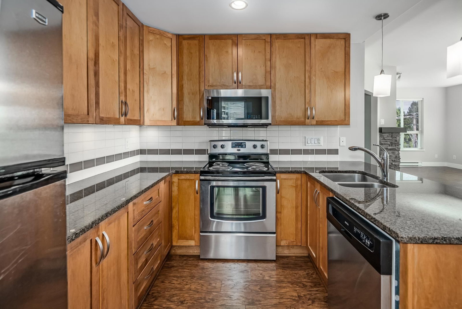 Listing Image 19