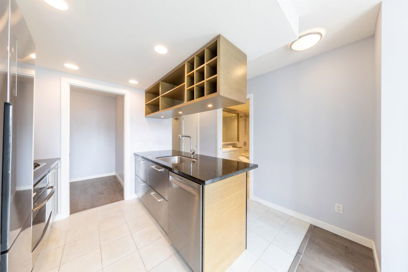 907 - 833 Seymour Street