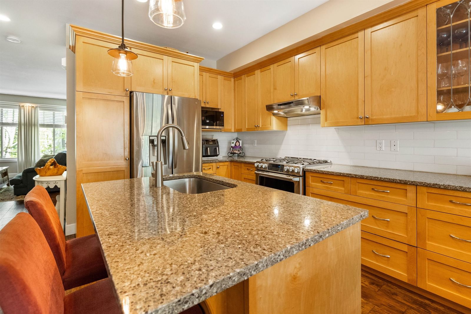 Listing Image 11