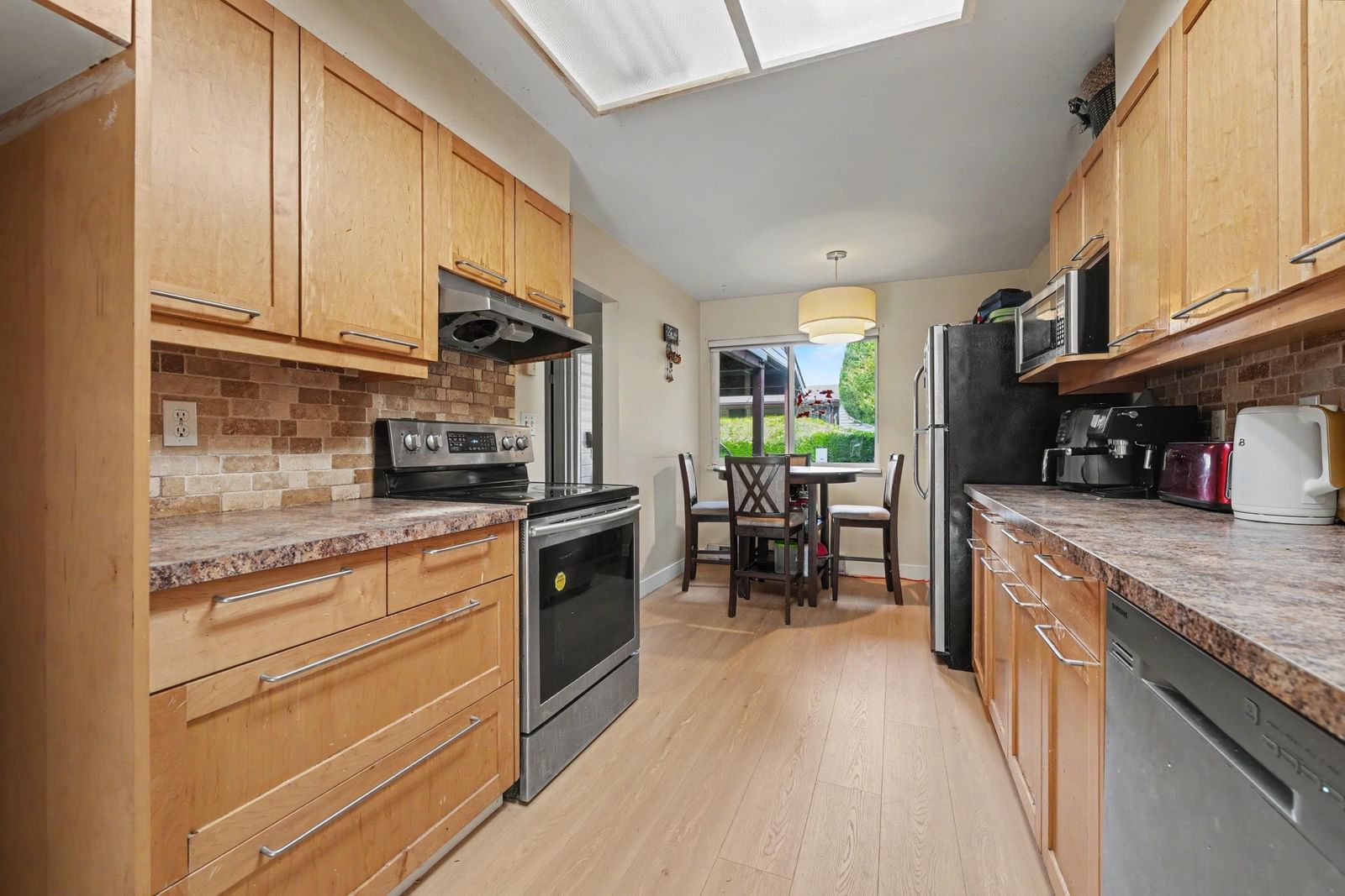 Listing Image 10