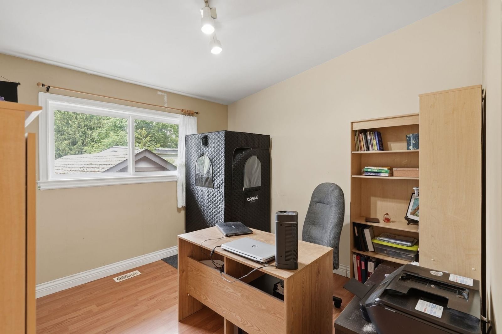 Listing Image 16