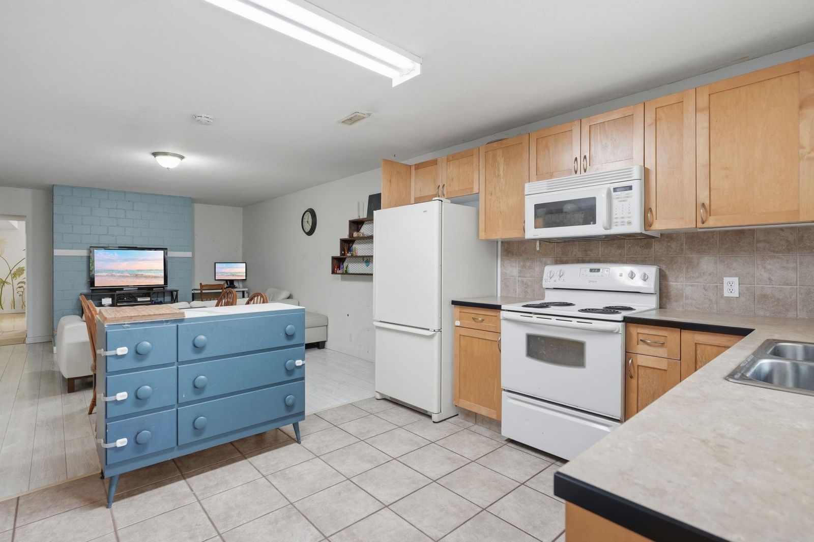 Listing Image 18