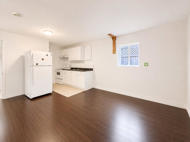 2br - 5838 Kerr Street