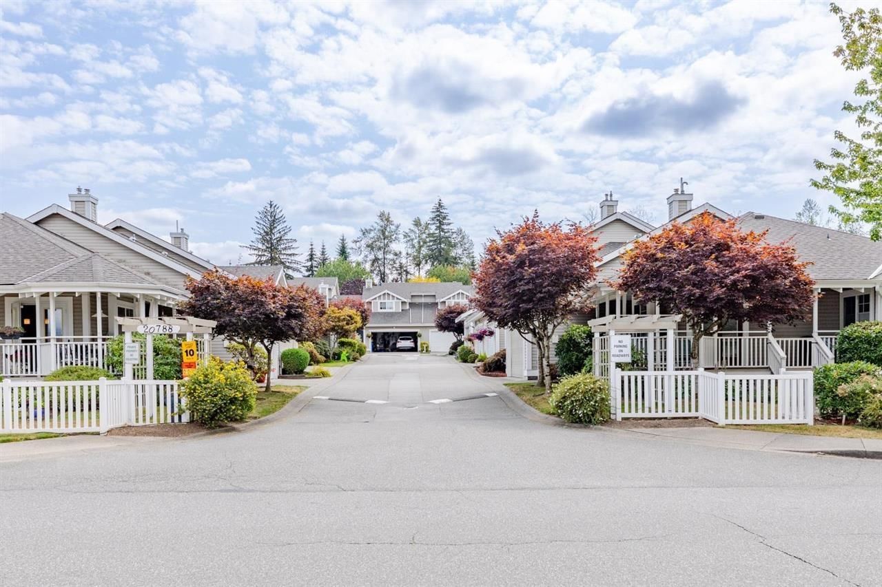 4 bedroom Townhouse exterior view at 20788 87 Avenue, Walnut Grove - 2191 sq ft property built in 1997
