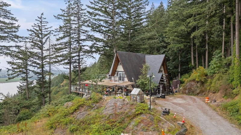 3429 Lougheed Highway