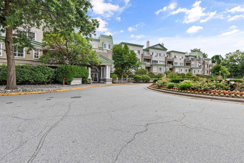 112 - 2970 Princess Crescent