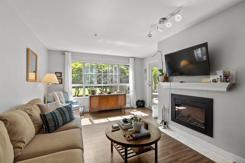 112 - 2970 Princess Crescent