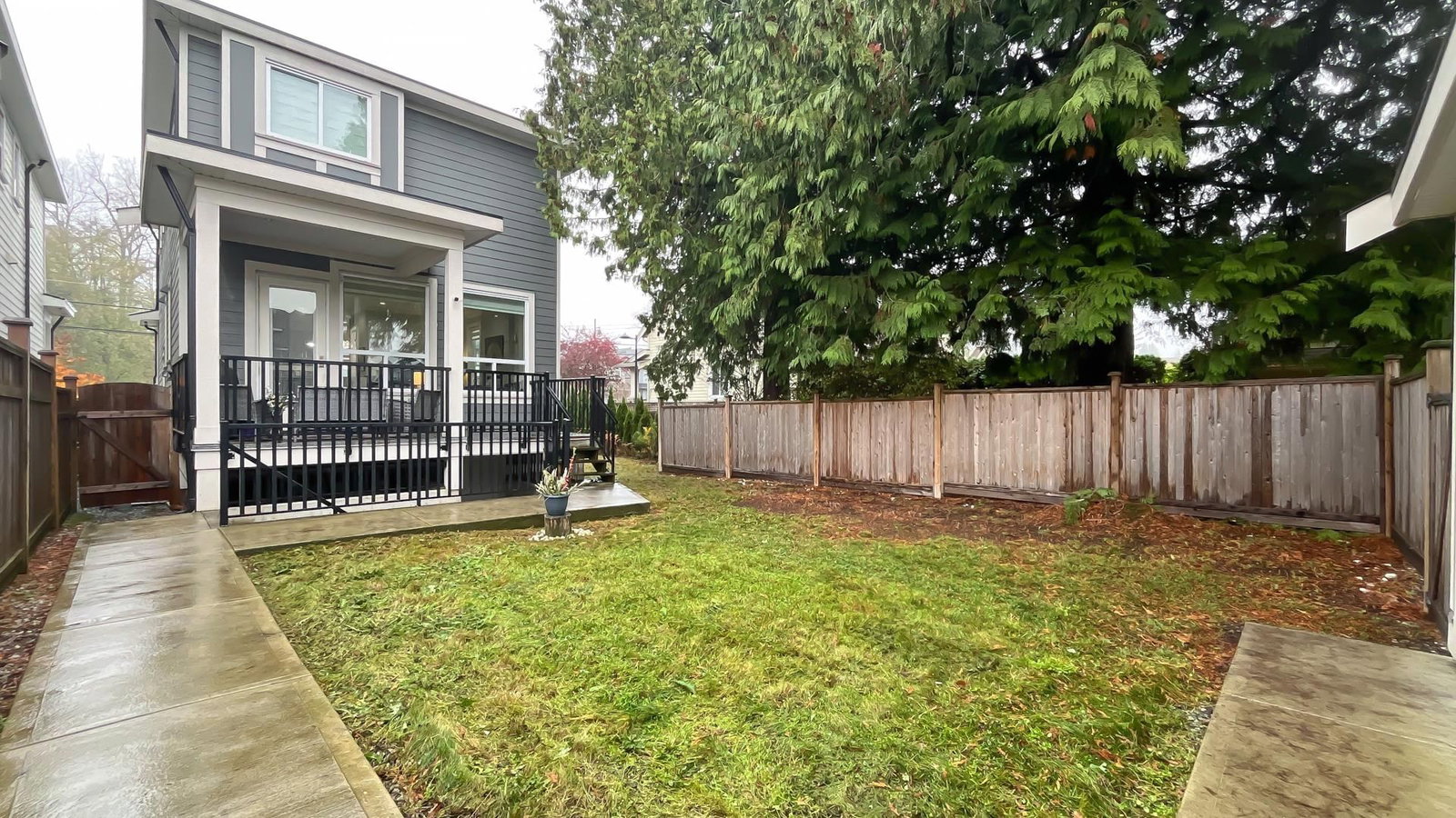 Listing Image 11