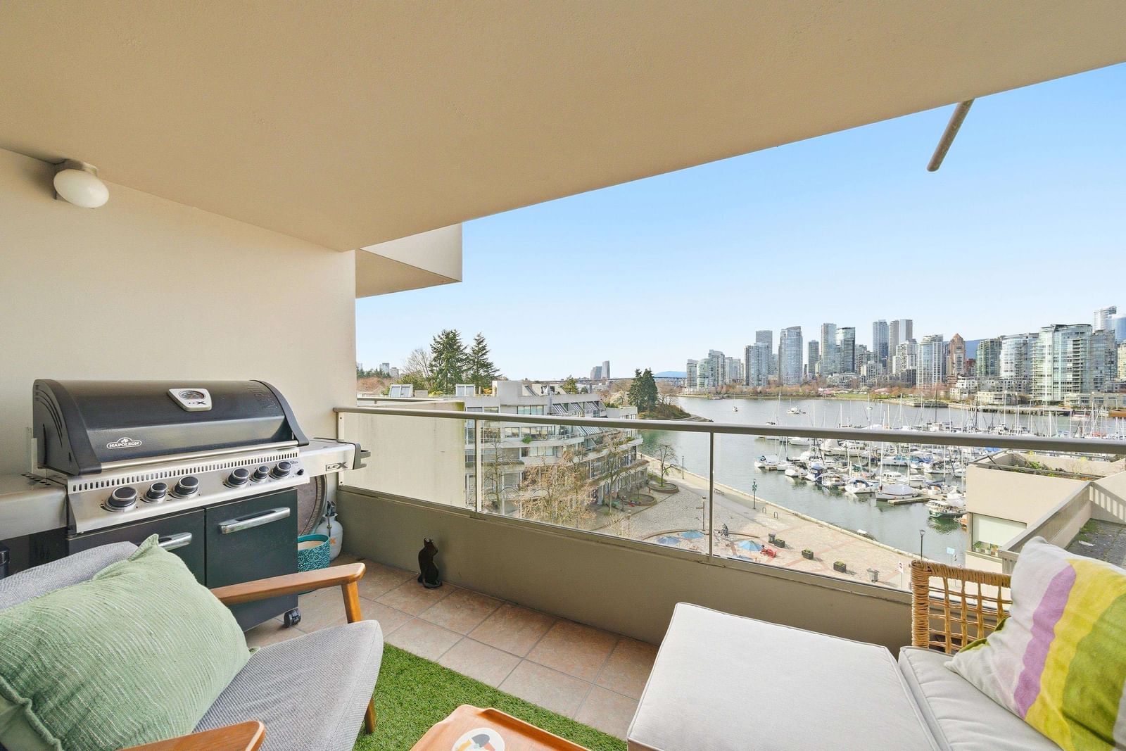 Listing Image 10