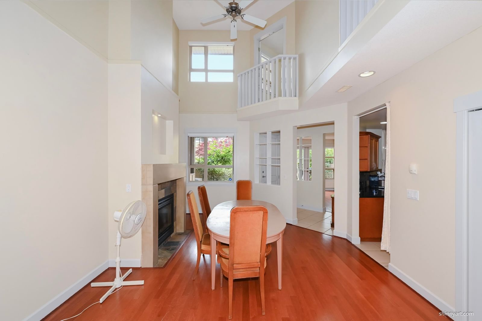 Listing Image 11