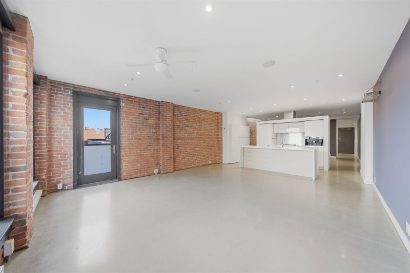 605 - 53 Hastings Street W