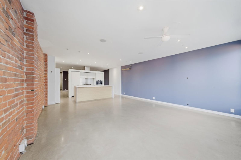 605 - 53 Hastings Street W