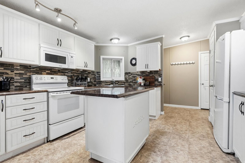 11 - 44565 Monte Vista Drive