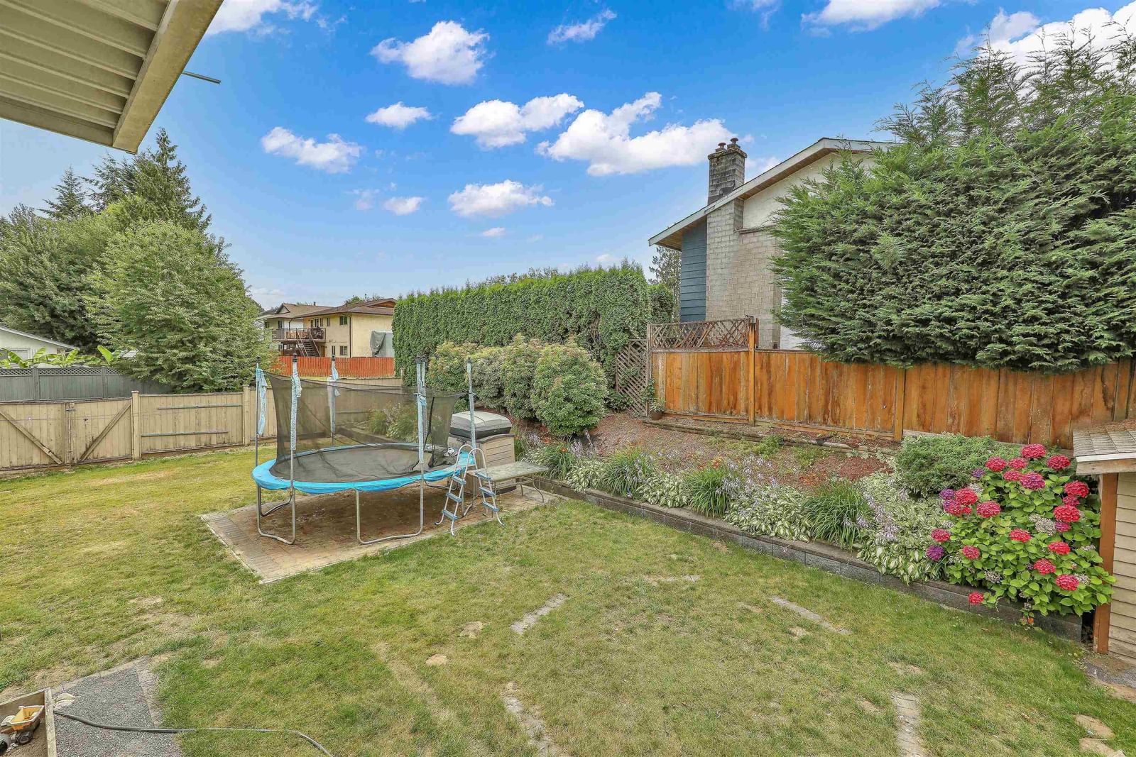 Listing Image 17