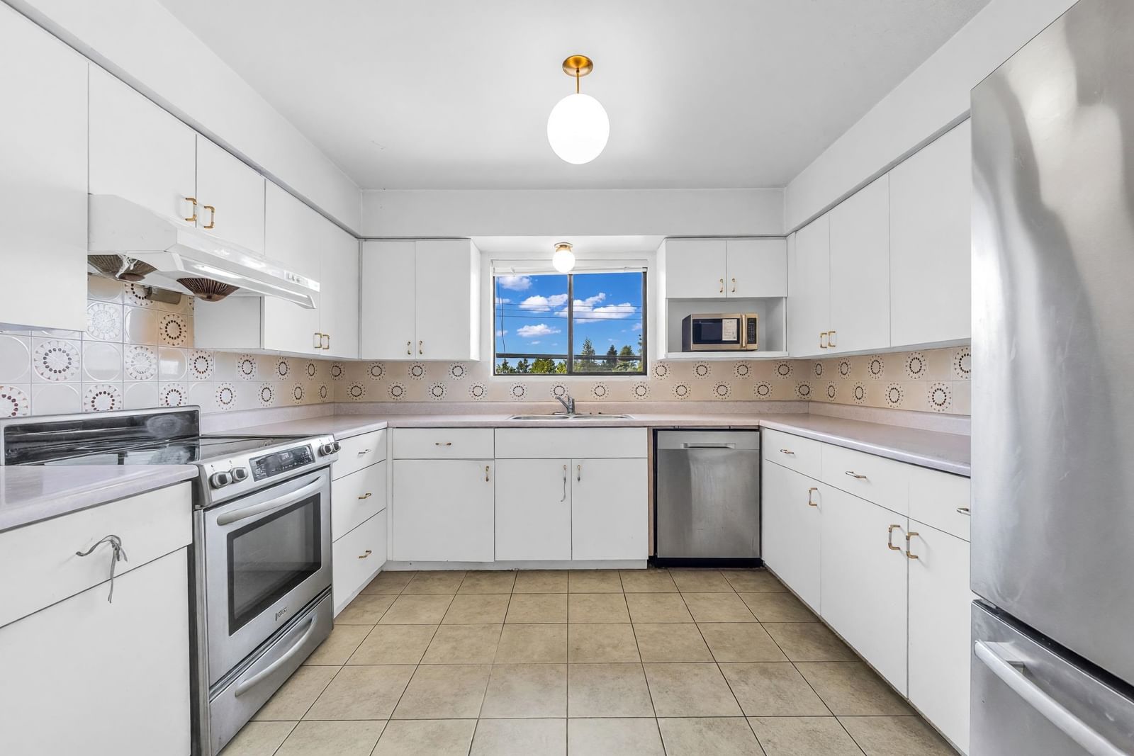 Listing Image 14