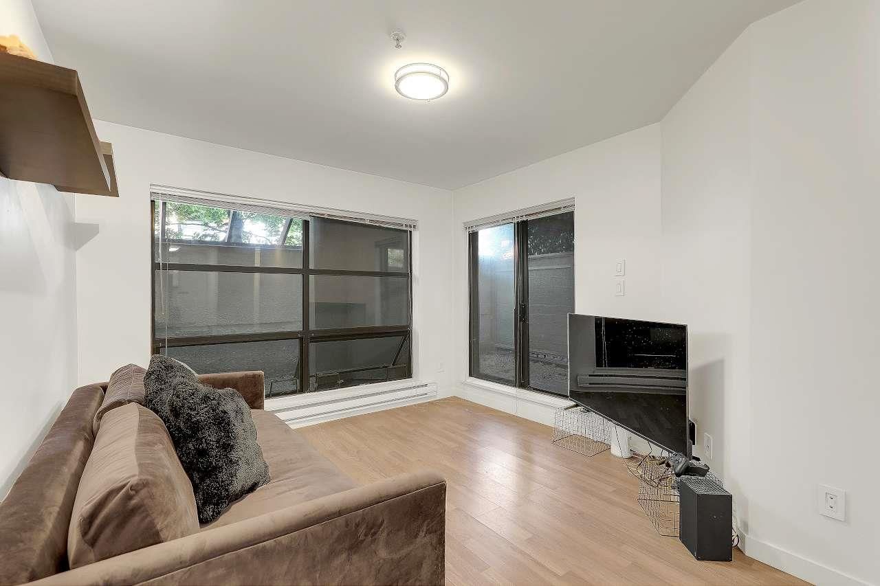 Listing Image 4
