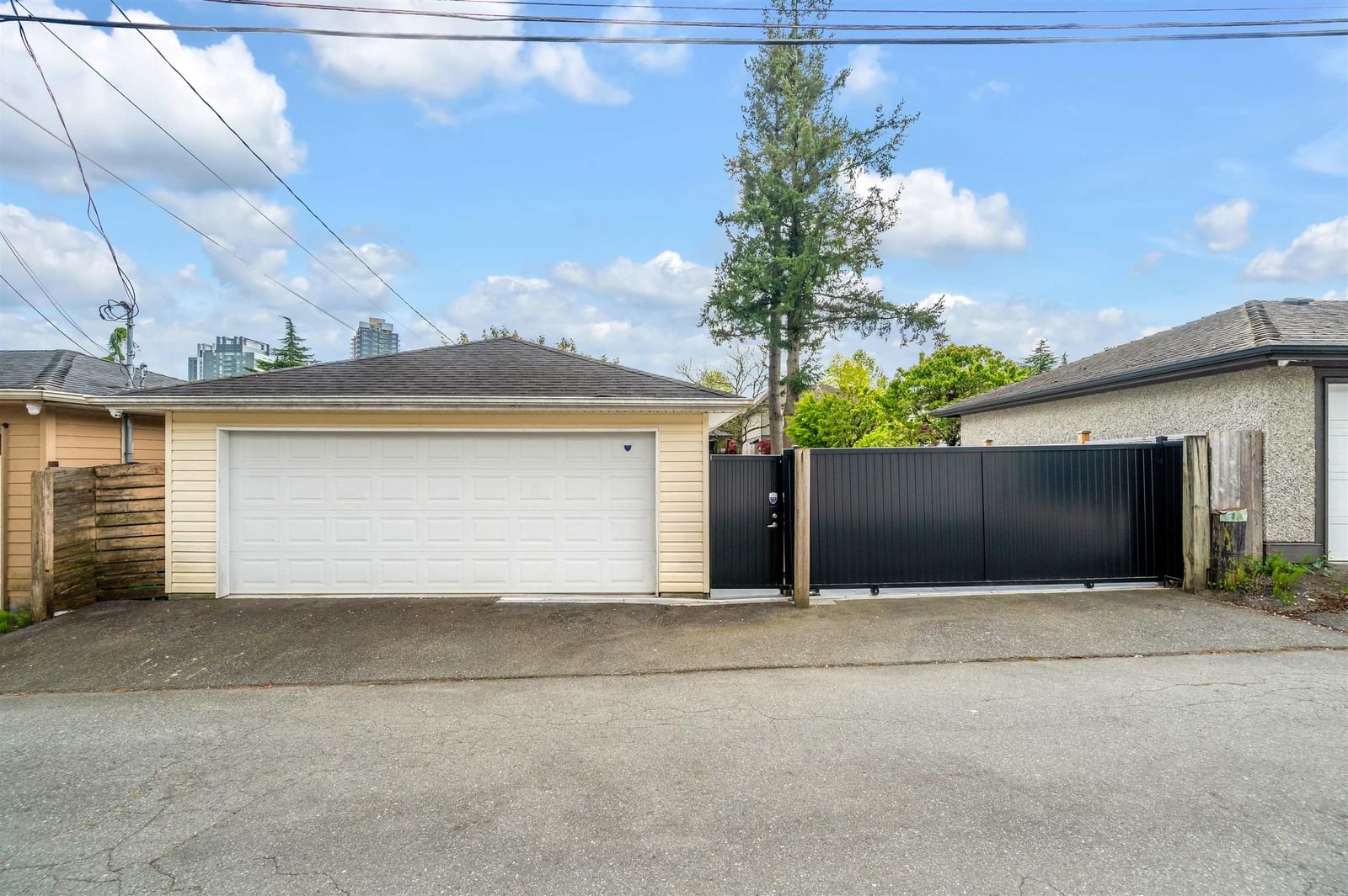 Listing Image 6