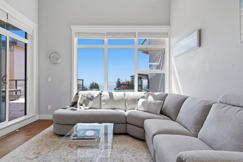 PH512 - 14855 Thrift Avenue