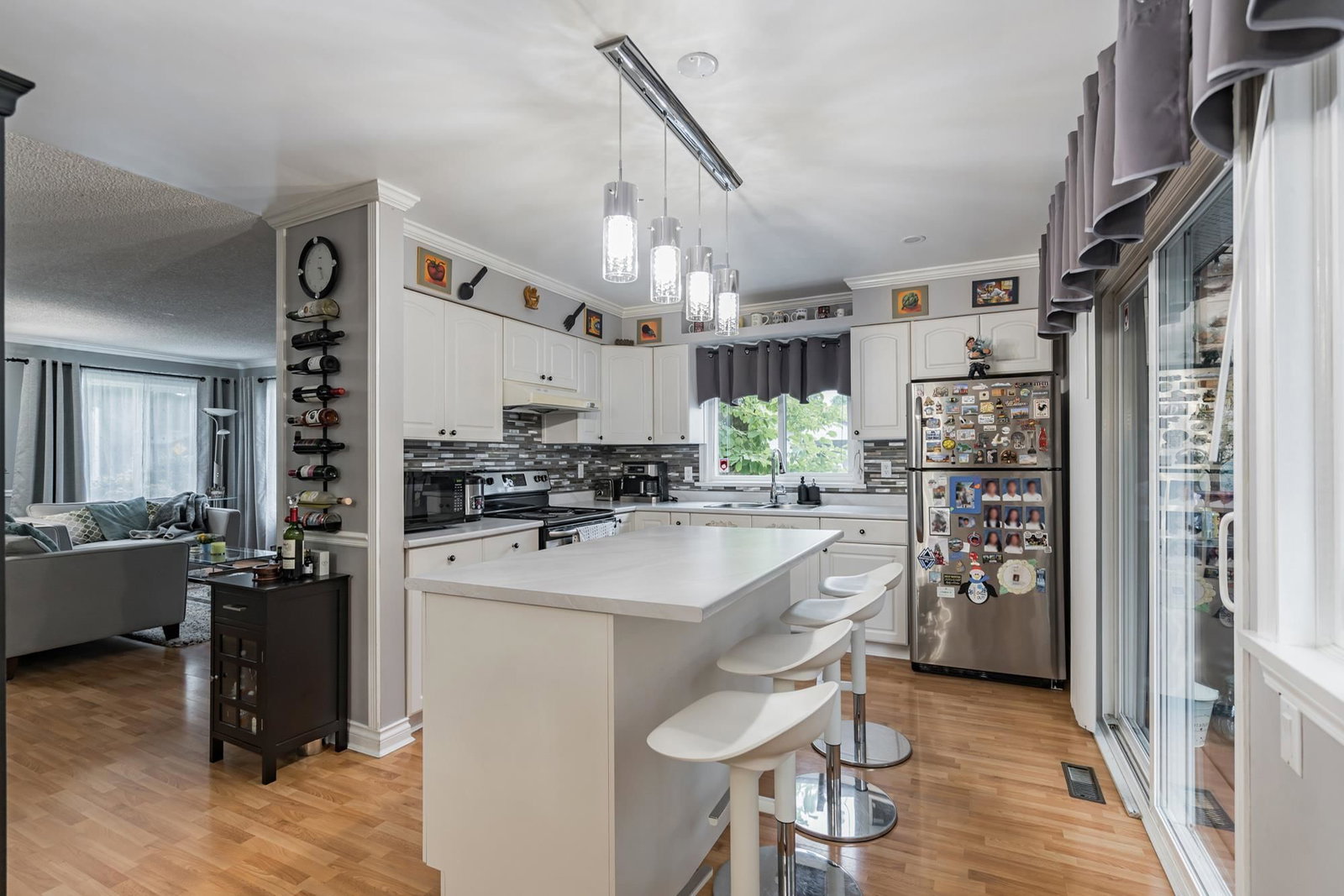 Listing Image 8