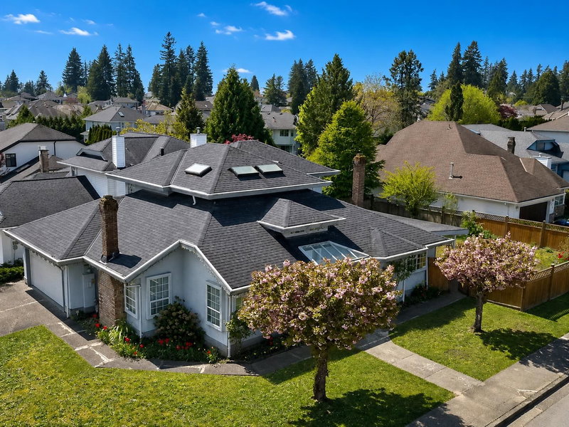 1888 Walnut Crescent