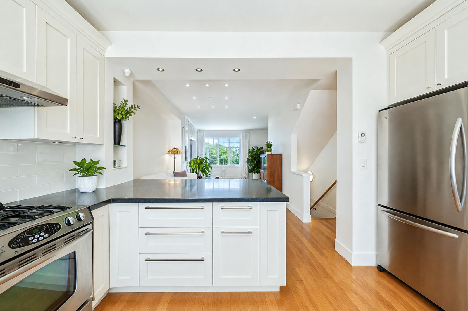 Listing Image 19