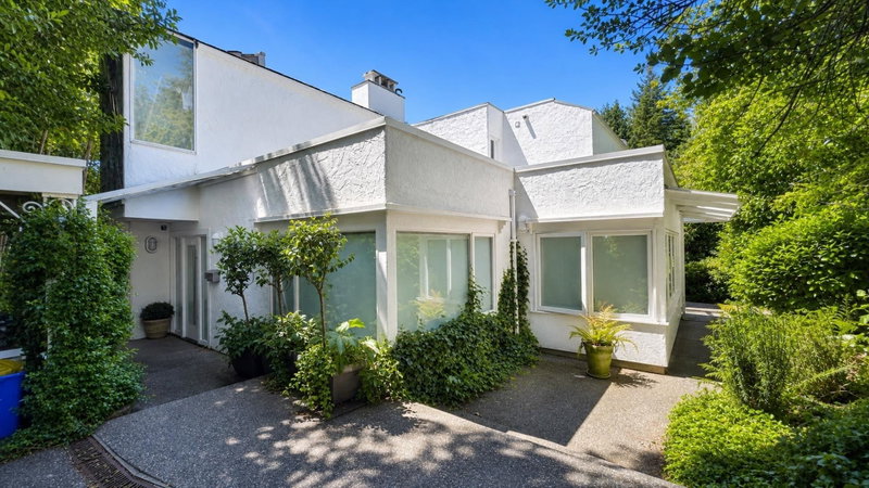 4468 Stone Crescent