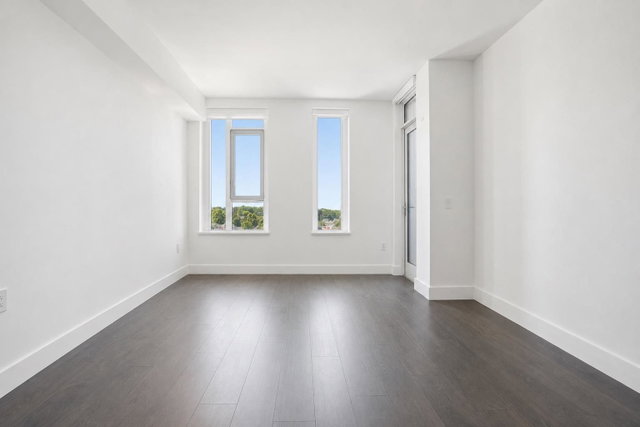 507 - 2435 Kingsway