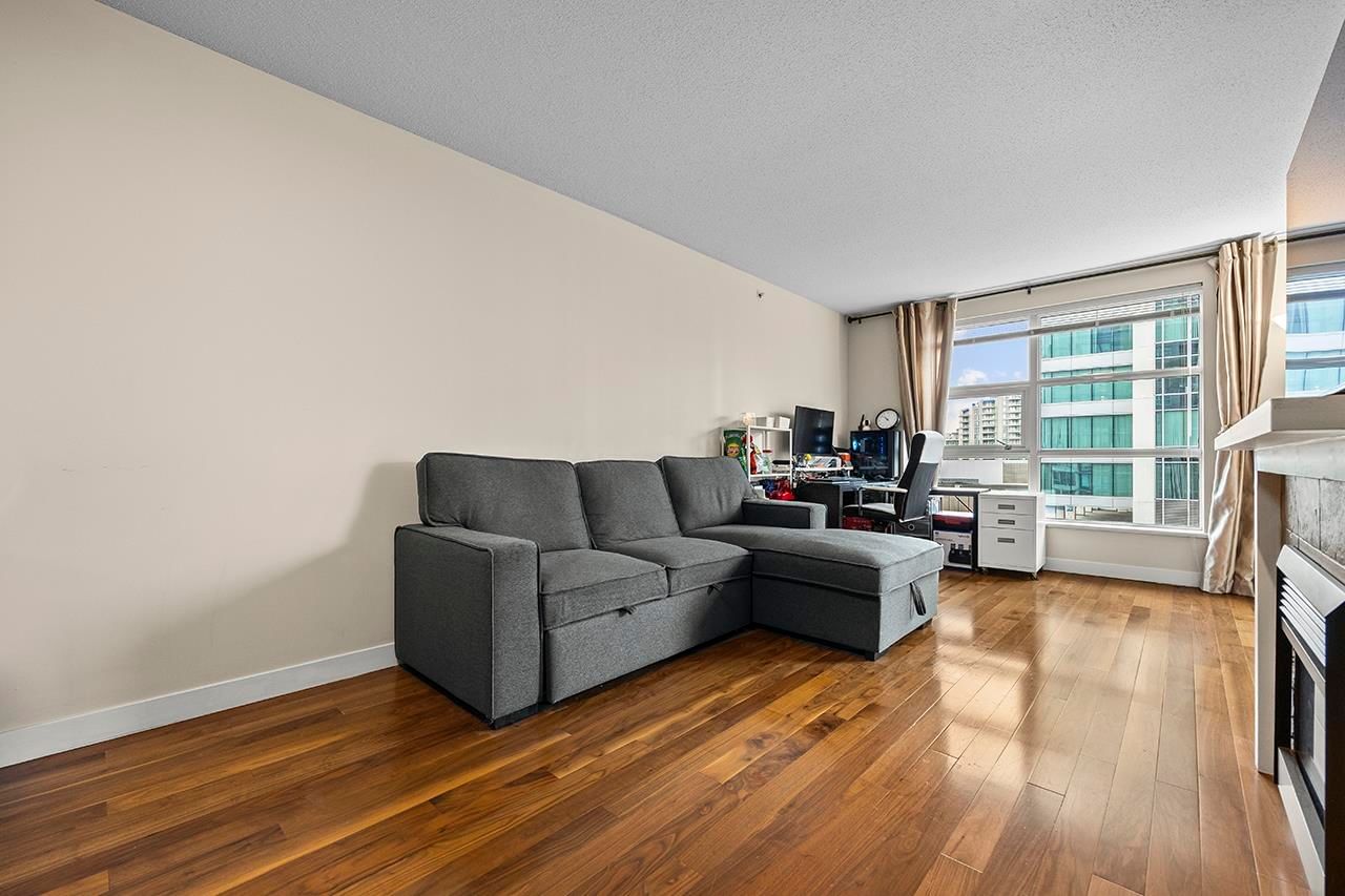 Listing Image 9