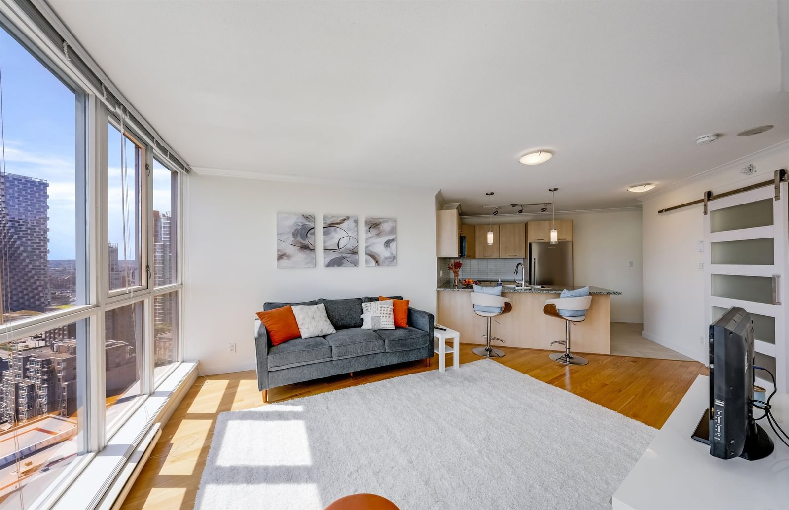 Listing Image 9